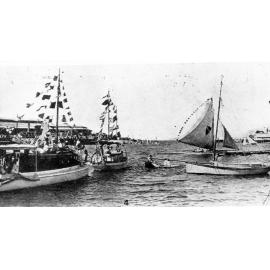 Townsville aquatic carnival, Ross Creek, in aid of the Returned Soldiers League, 1917. 
