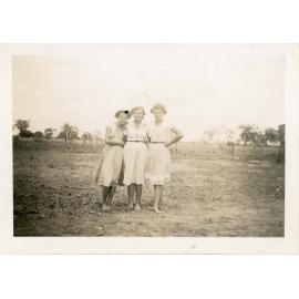 Break-up day at Oonoonba State School, Townsville, 1954