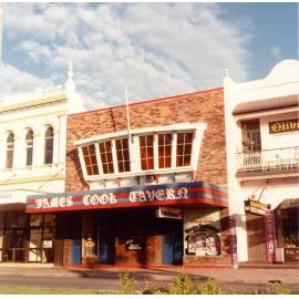 James Cook Tavern, Flinders Street, Townsville, 1985
