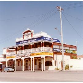 Sovereign Hotel, Flinders Street, Townsville, 1985