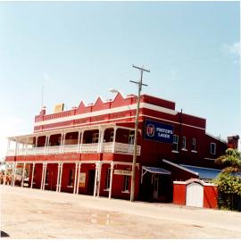 Criterion Hotel, the Strand, Townsville, 1985