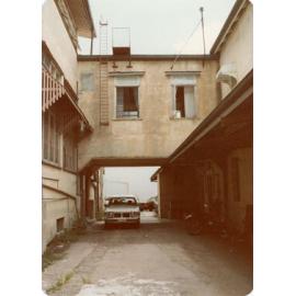 Laneway at the rear of the City Building, Ogden Street, Townsville, 1978