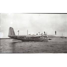 Jeffery collection : Imperial Airways flying boat, Townsville harbour