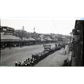 Jeffery collection : Parade in Flinders Street, Townsville