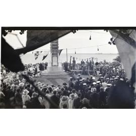 Jeffery collection : Gathering at the Cenotaph on the Strand, Townsville
