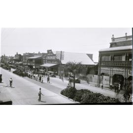 Jeffery collection : Parade in Flinders Street, Townsville