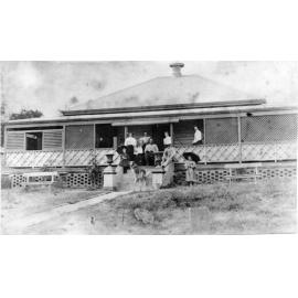 Unidentified house and family, Townsville 