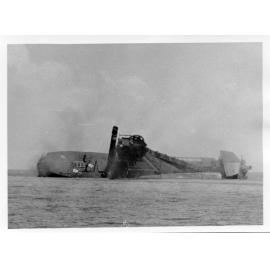 [The sinking of the Townsville Harbour Board dredge "Cleveland Bay", 6 April 1968]