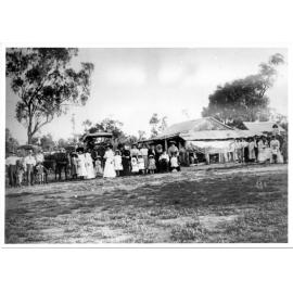 Schmid family gathering at the Bohle, Townsville, 1906. 