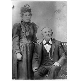 Unidentified couple, Schmid - Gleeson photograph collection. 