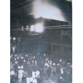 [Fire in the Cummins and Campbell building, Flinders Street, Townsville, late 1920's.] 