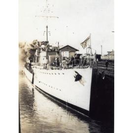 Warship in the Townsville harbour, between 1942-1945