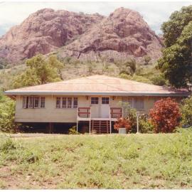 Flats, 21 Alexandra Street, North Ward, Townsville, 1985. 