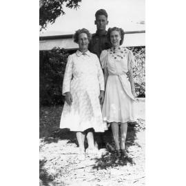 Dick Kelso, Dot Kelso and Anne Kelso, Laudham Park, 1944 