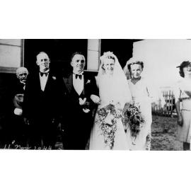 Walker family and Smith family at Ruth Walker' s wedding, 11 November 1944 