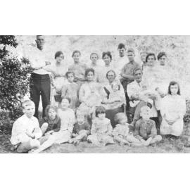 Kelso family and friends, ca 1923 