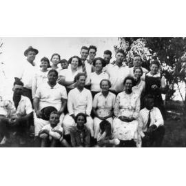 The Kelso family and friends, ca 1930 