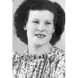 Doris White (nee Kelso), ca 1942 