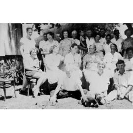Kelso family and friends, ca 1944 