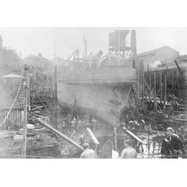Davidson Slipway and workers, South Townsville, n.d. 