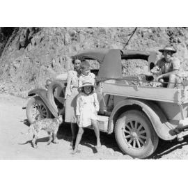 McKergow family and Ralph Hume (far right) on way to Rollingstone, ca 1950