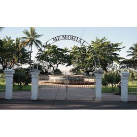 Centenary fountain behind the entrance to ANZAC Park, the Strand, Townsville, 1991