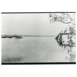 Flood damage to the Inkerman Bridge, 1917