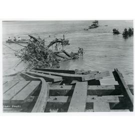Flood damage to the Inkerman Railway Bridge during the 1917 flood