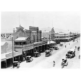 Flinders Street, looking west toward Stanley Street 