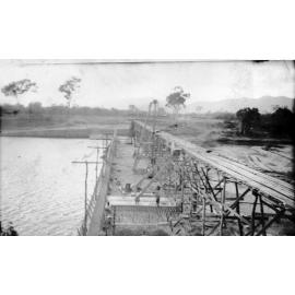 Aplin's Weir during construction, Townsville, October 1943
