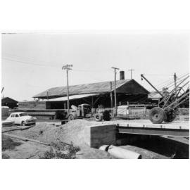 Rooney's Bridge under construction, Townsville, September 1953