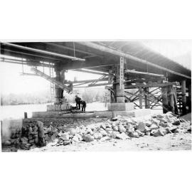 Raising the piers on the Victoria Bridge, South Townsville end, 1940