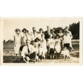 Family photograph from the Quelch Forno collection: group photograph on the Strand