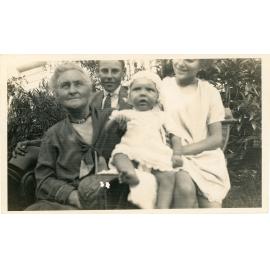 Family photograph from the Quelch Forno collection
