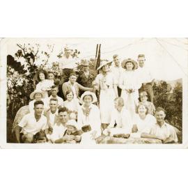 Family photograph from the Quelch Forno collection : Group of people on Magnetic Island
