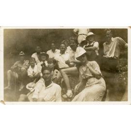 Family photograph from the Quelch Forno collection : Group of people posing for the camera