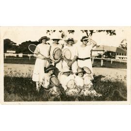 Family photograph from the Quelch Forno collection : Mundingburra Tennis Club