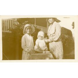 Family photograph from the Quelch Forno collection