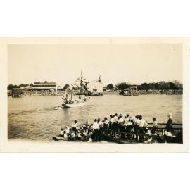Family photograph from the Quelch Forno collection : boating event in Ross Creek