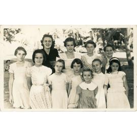 Family photograph from the Quelch Forno collection : Group of eleven girls