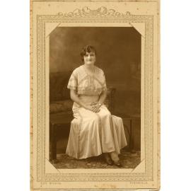 Family photograph from the Quelch Forno collection : Studio portrait of Phyllis Anderson, January 1933