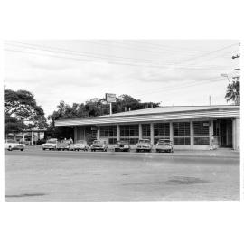 The Vale Hotel, Ross River Road, Aitkenvale, Townsville. 1973