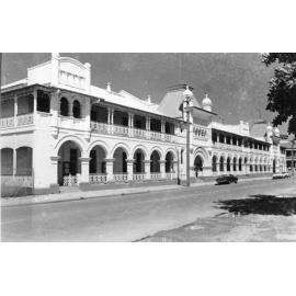 Queen's Hotel, Townsville, 1977