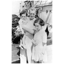Survivors of the sinking of the [Rangitane] and other ships by German raiders on arrival in Townsville aboard [Nellore], 4th January 1941