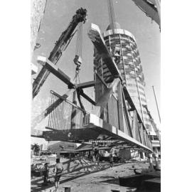[Erecting the viaduct between the Hotel Townsville and the Ogden Street carpark, Townsville] 1976