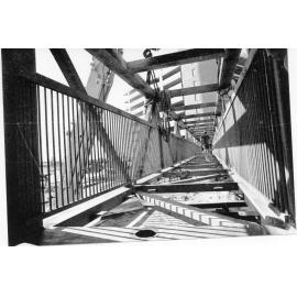 [Erecting the viaduct between the Hotel Townsville and the Ogden Street carpark, Townsville] 1976