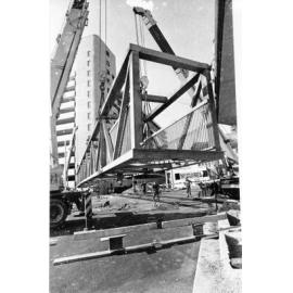 [Erecting the viaduct between the Hotel Townsville and the Ogden Street carpark, Townsville] 1976
