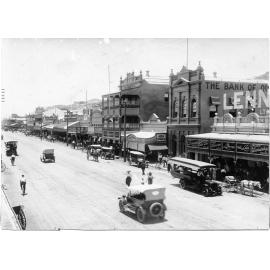 Flinders Street, Townsville, (middle section), 1920