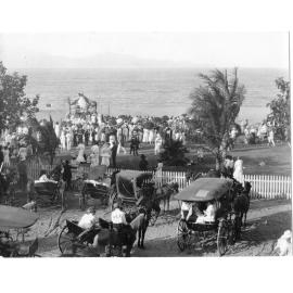 Spectators, the Strand, Townsville, 1920. 