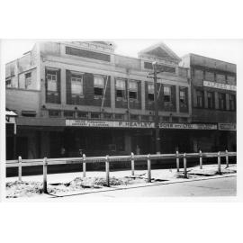 Flinders Street, Townsville, 1943